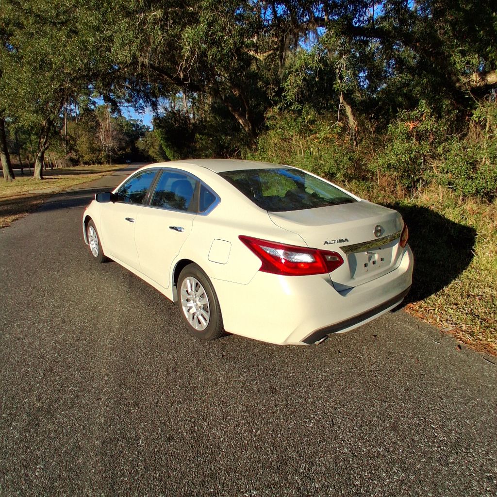 2017 Nissan Altima S - Photo 8